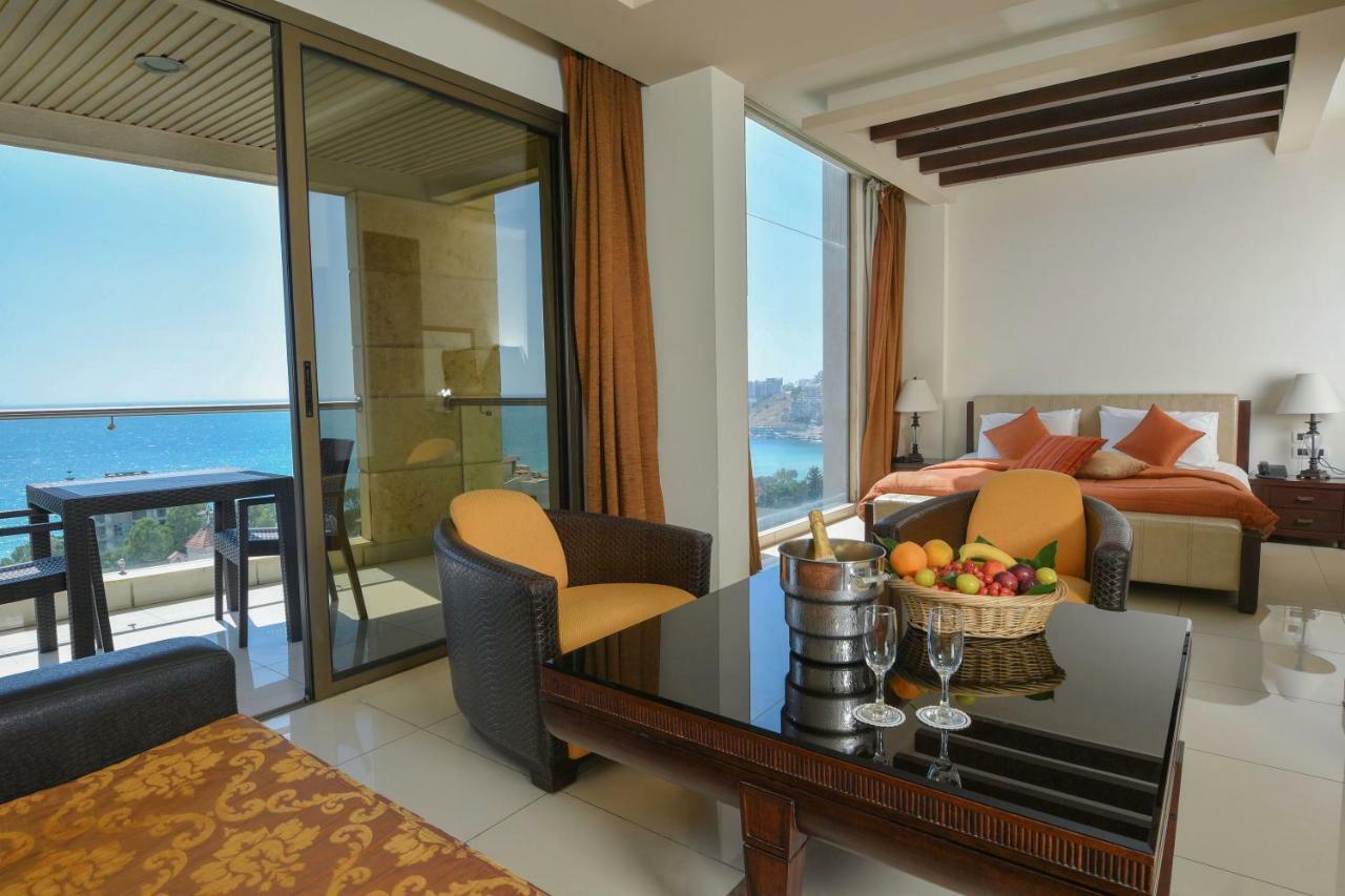 Hollywood Inn Boutique Hotel Jounieh Exterior photo