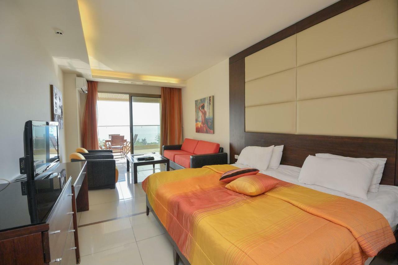 Hollywood Inn Boutique Hotel Jounieh Exterior photo