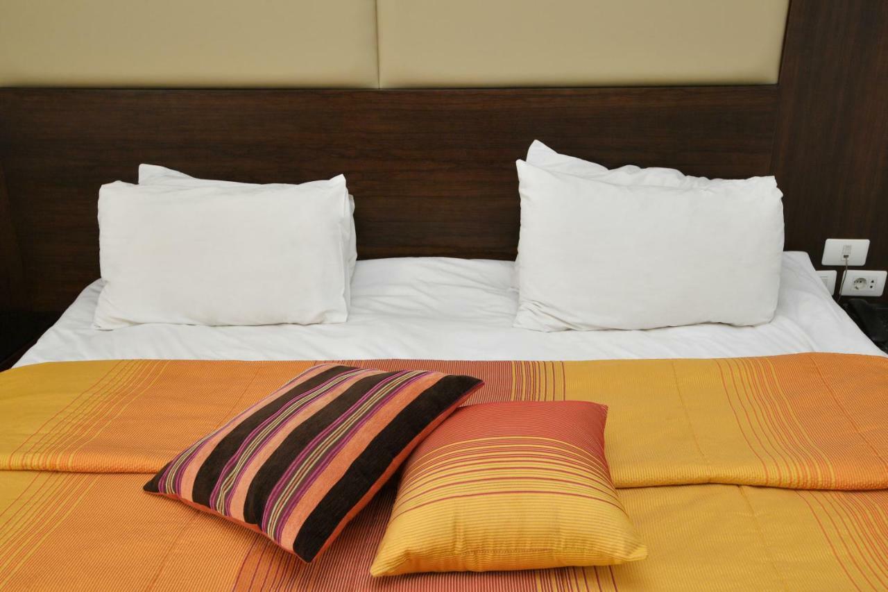 Hollywood Inn Boutique Hotel Jounieh Exterior photo